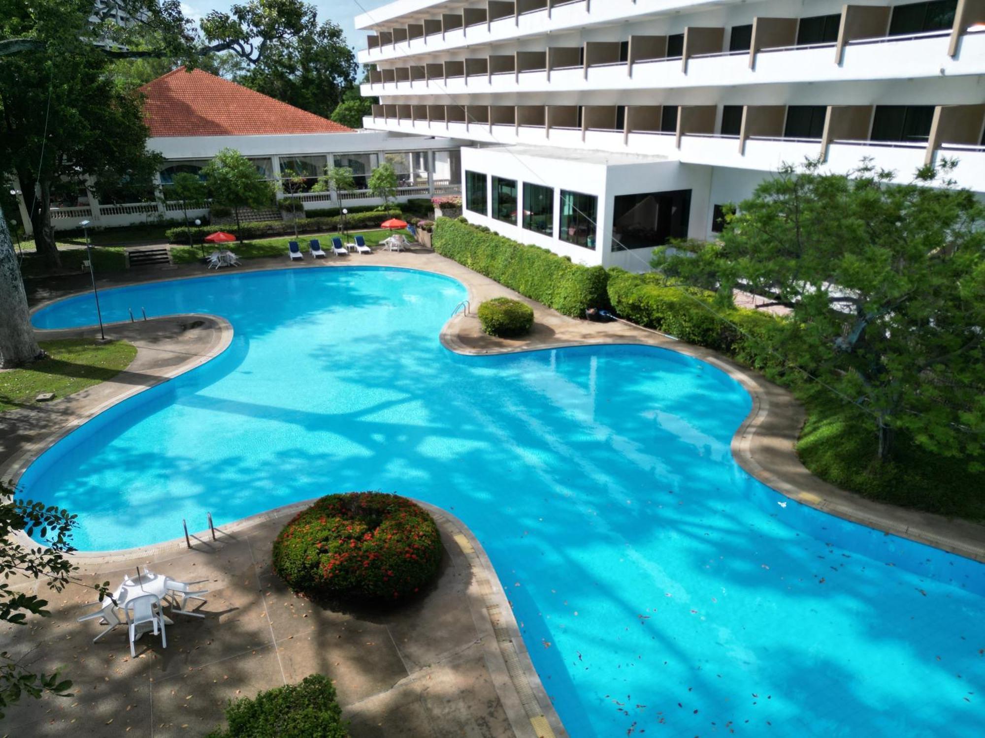 Purimas Beach Hotel & Spa Ban Chang  Bagian luar foto