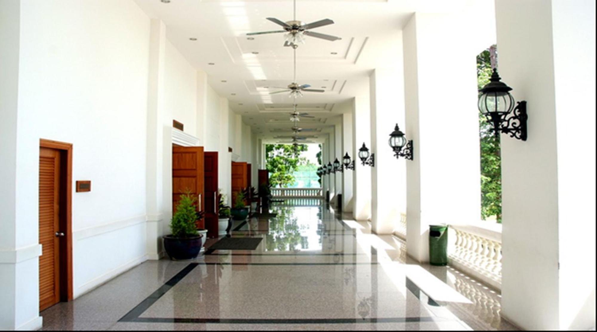Purimas Beach Hotel & Spa Ban Chang  Bagian luar foto