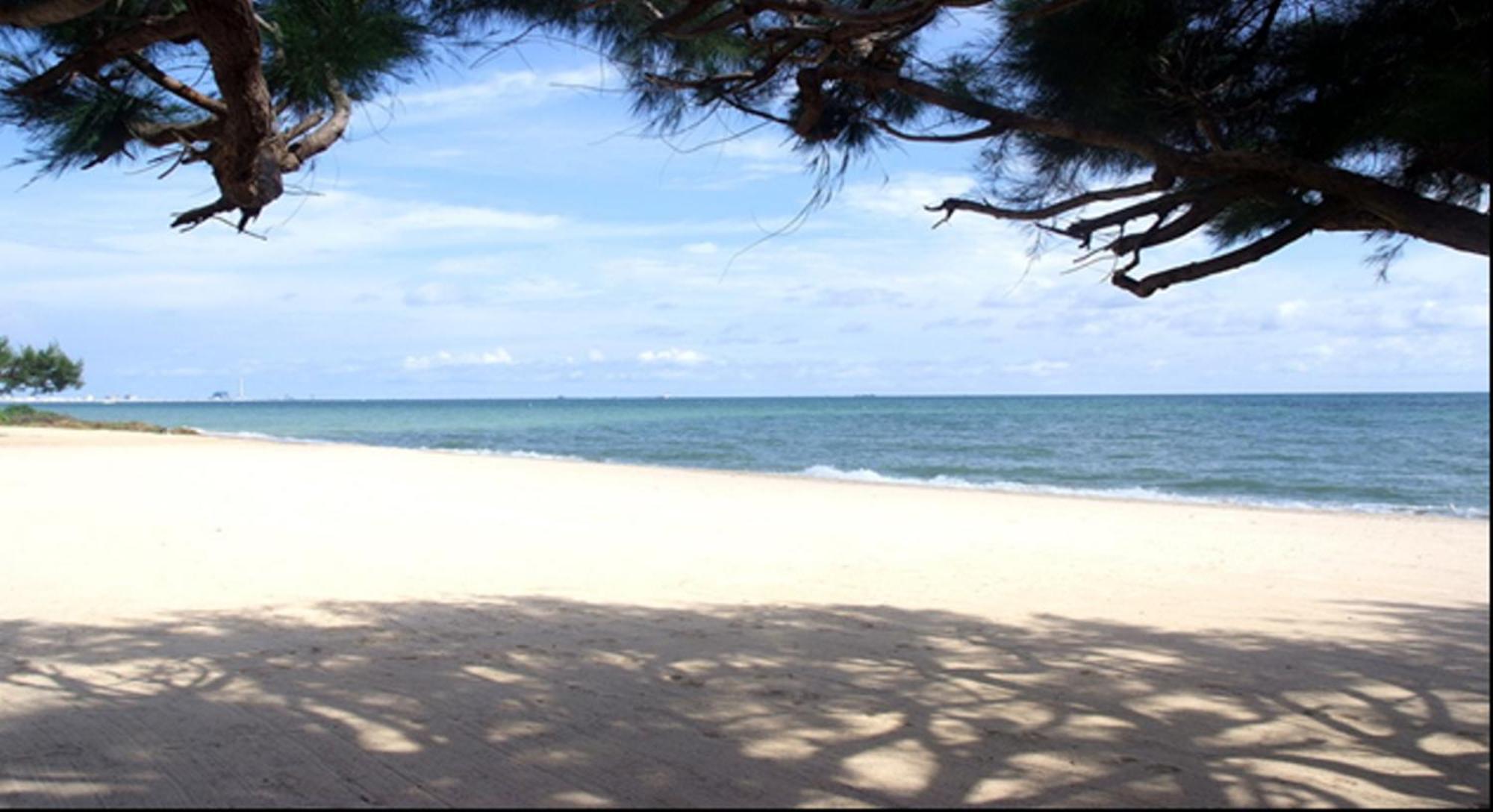 Purimas Beach Hotel & Spa Ban Chang  Bagian luar foto