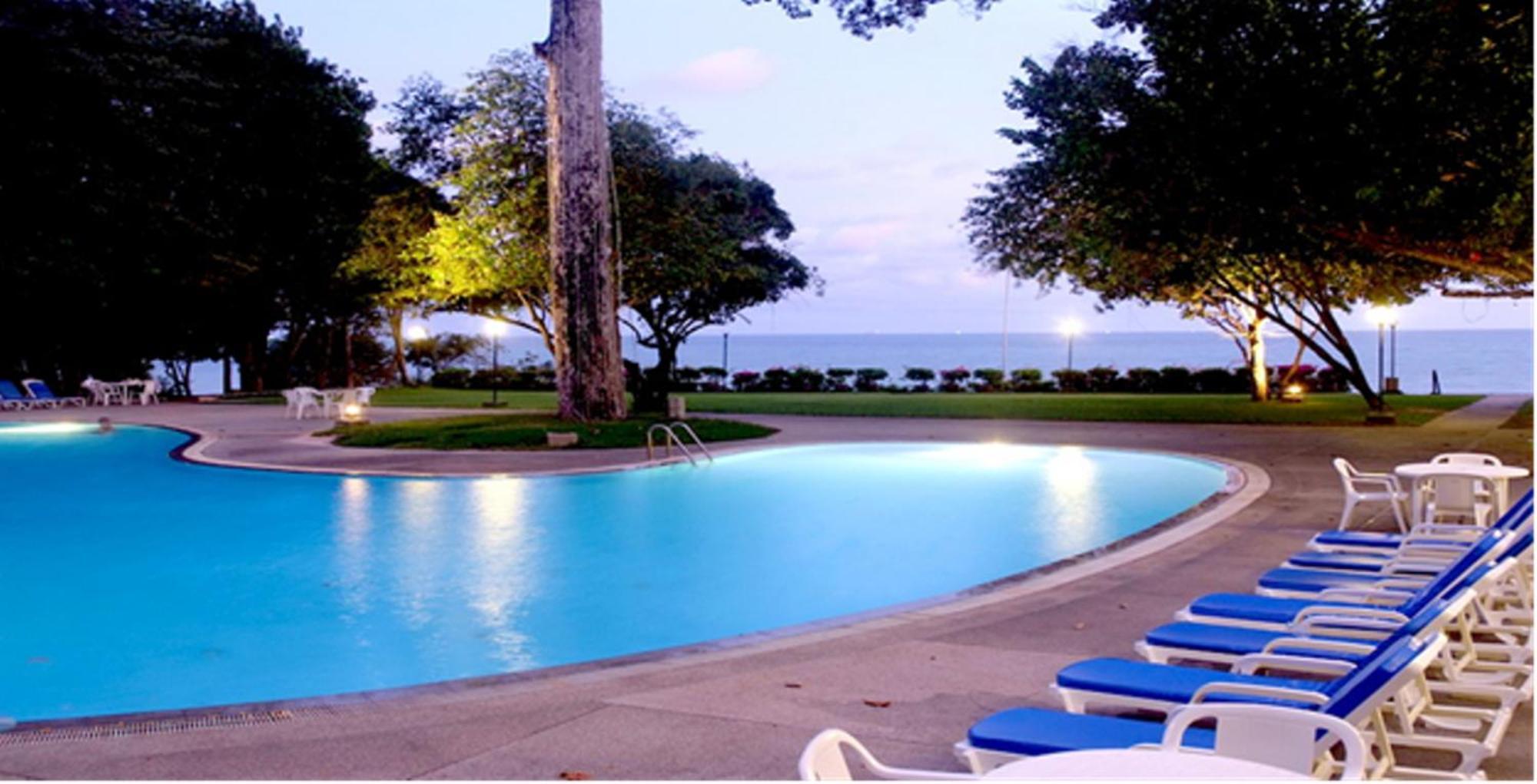 Purimas Beach Hotel & Spa Ban Chang  Bagian luar foto