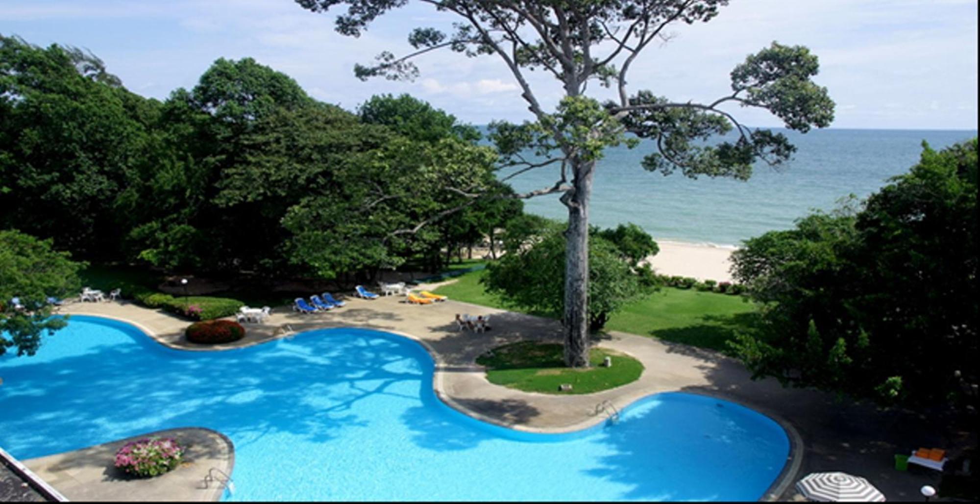 Purimas Beach Hotel & Spa Ban Chang  Bagian luar foto