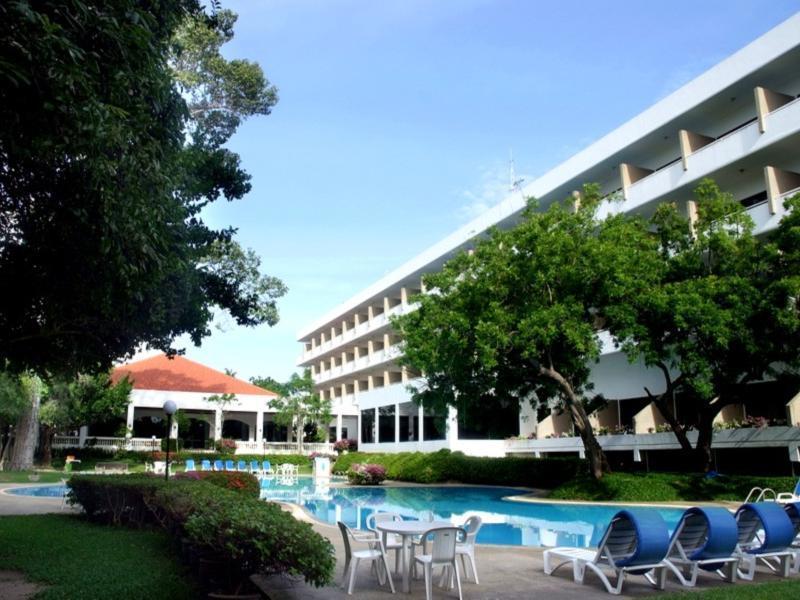 Purimas Beach Hotel & Spa Ban Chang  Bagian luar foto
