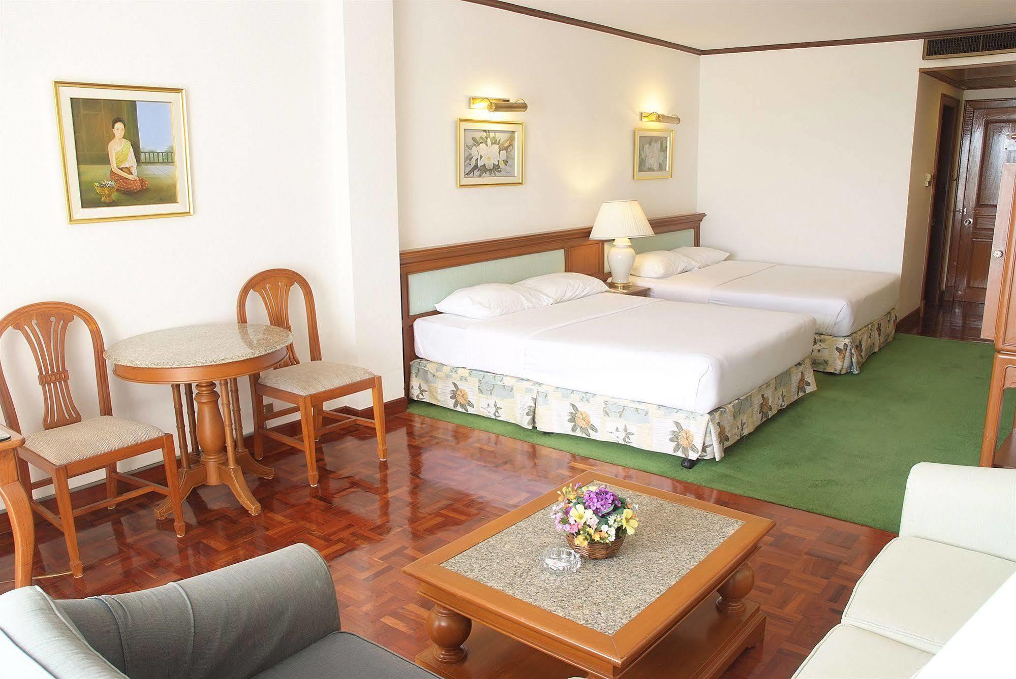 Purimas Beach Hotel & Spa Ban Chang  Bagian luar foto
