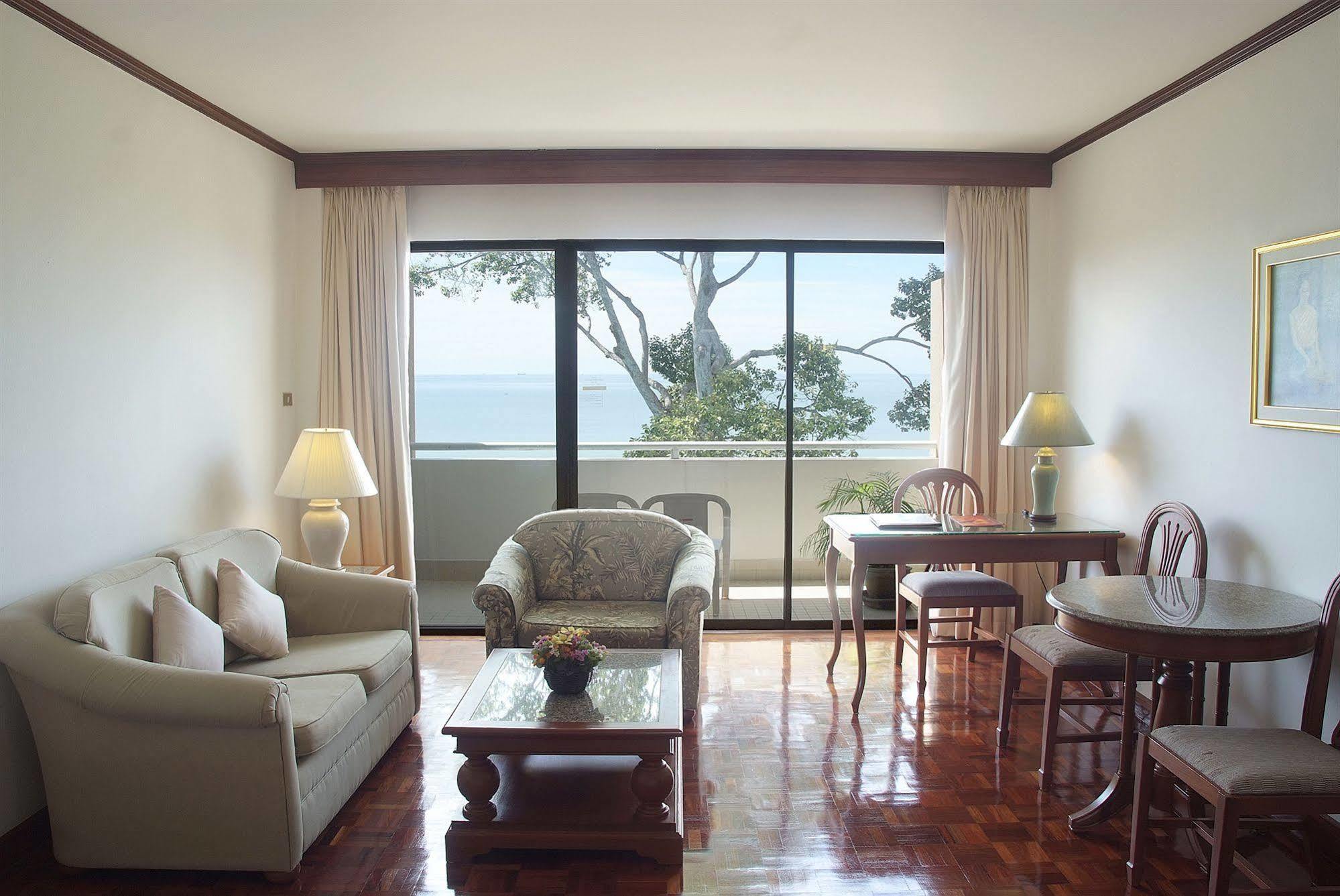 Purimas Beach Hotel & Spa Ban Chang  Bagian luar foto