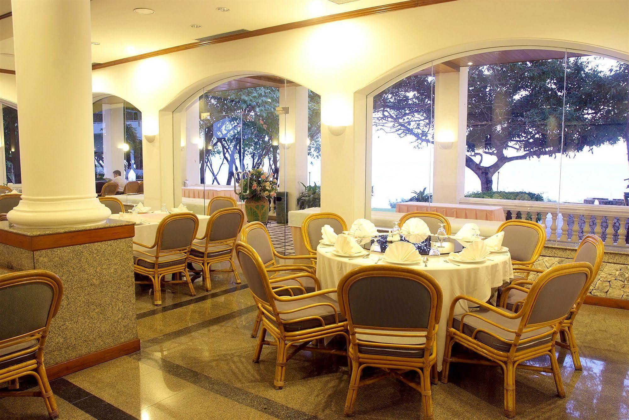 Purimas Beach Hotel & Spa Ban Chang  Bagian luar foto